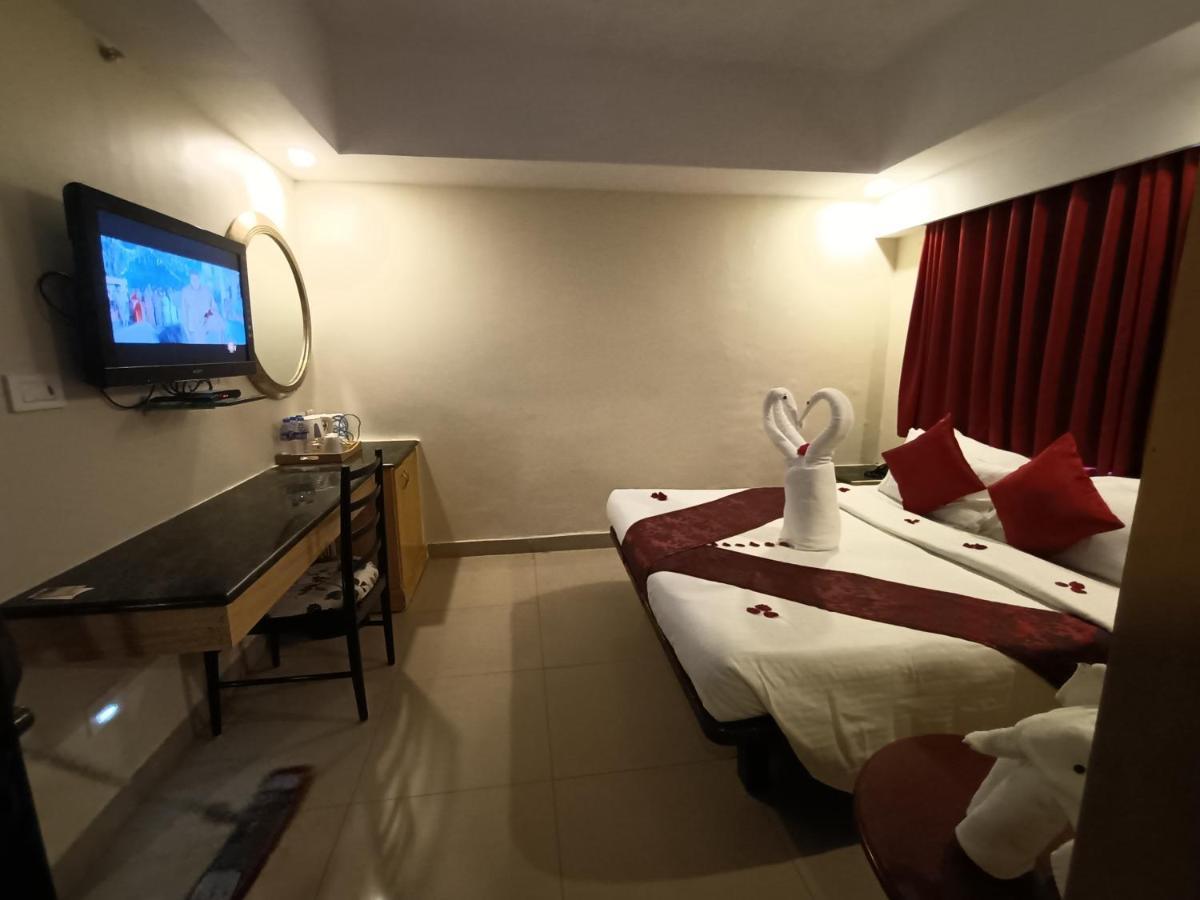 Savera Hotel 4*