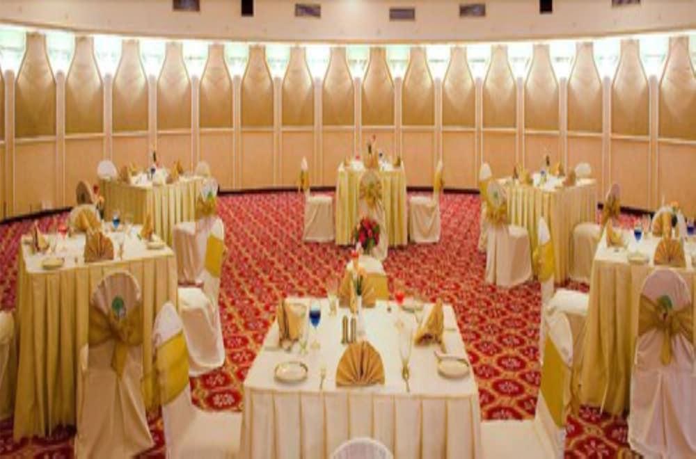 Savera Hotel 4*
